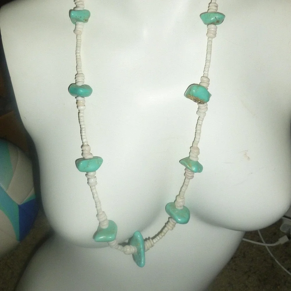 Vintage Southwestern Turquoise Nugget‎ and White Heishe Shell Necklace 24 Inch
